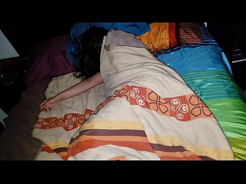 ❤️ Anak tiri memarahi ibu tirinya yang masih muda saat dia tidur. ❤❌ Video anal pada kami id.pornoxlxx.ru ❤